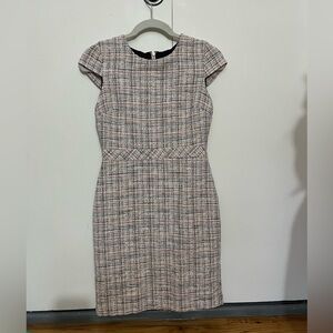Banana Republic Boucle Pink Tweed
Sheath Dress 2P